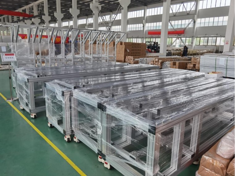 為什么工廠設(shè)備機(jī)架都紛紛改用鋁型材機(jī)架？